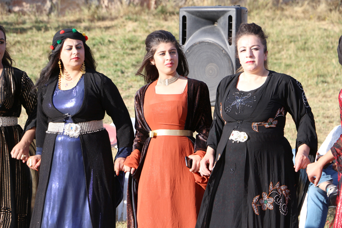 Çirk ailesinin mutlu günü 128