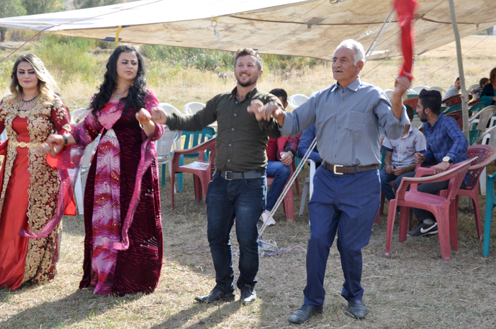 Çirk ailesinin mutlu günü 14
