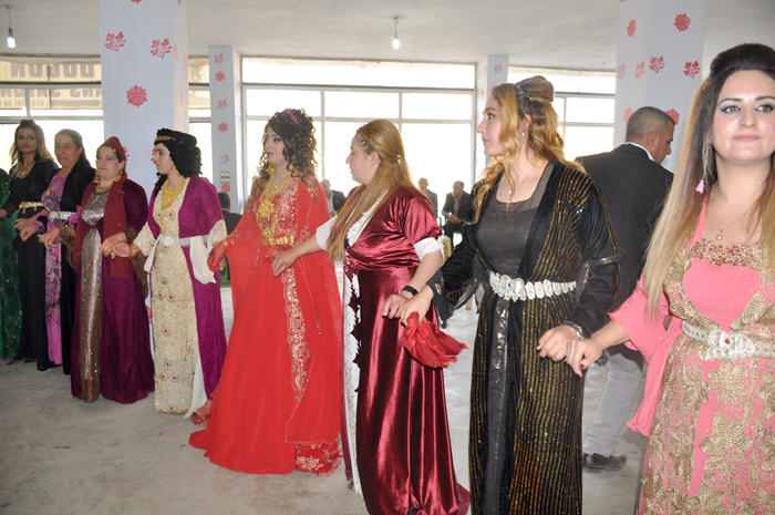 Çirk ailesinin mutlu günü 27