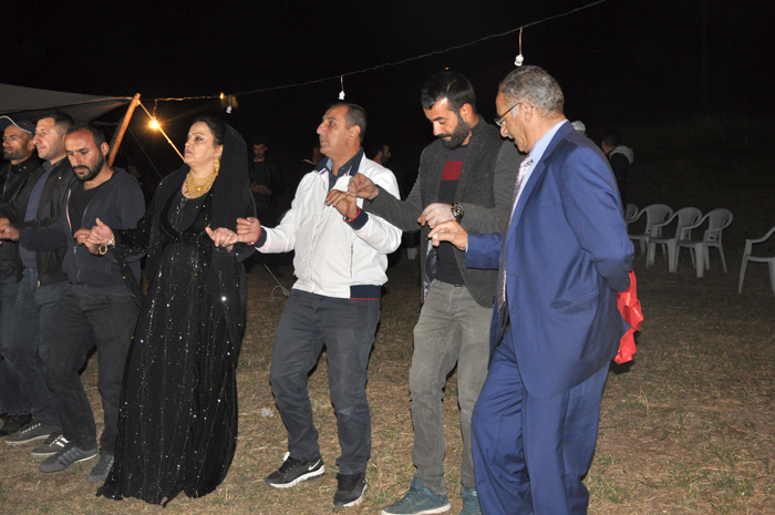 Çirk ailesinin mutlu günü 36