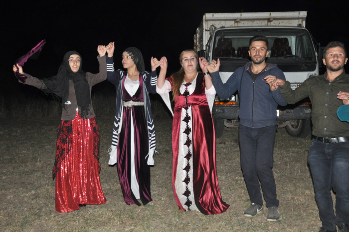 Çirk ailesinin mutlu günü 45