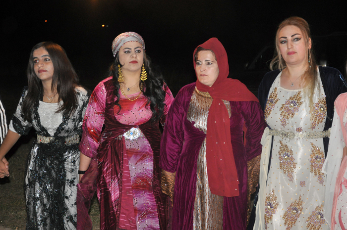 Çirk ailesinin mutlu günü 48