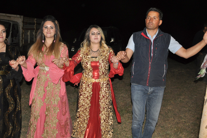 Çirk ailesinin mutlu günü 54
