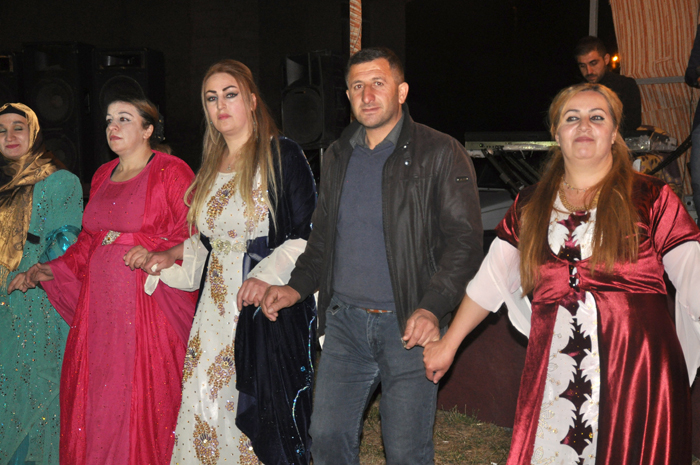 Çirk ailesinin mutlu günü 62