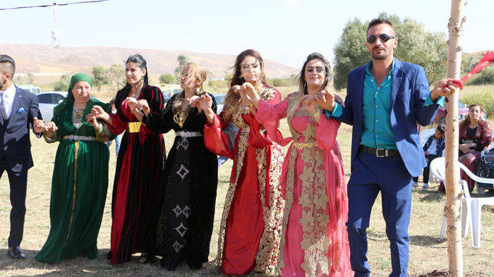 Çirk ailesinin mutlu günü 80