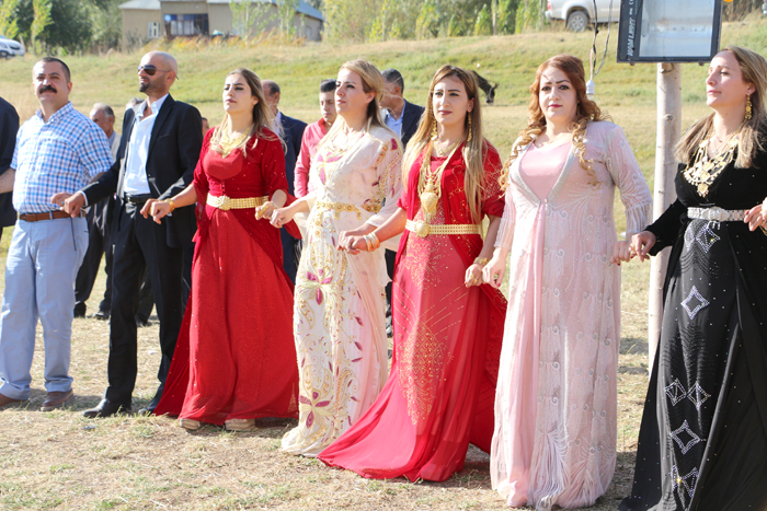 Çirk ailesinin mutlu günü 90