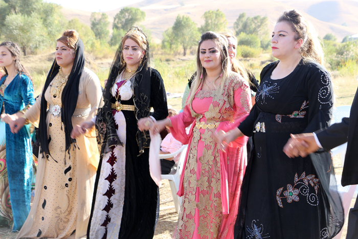 Çirk ailesinin mutlu günü 95