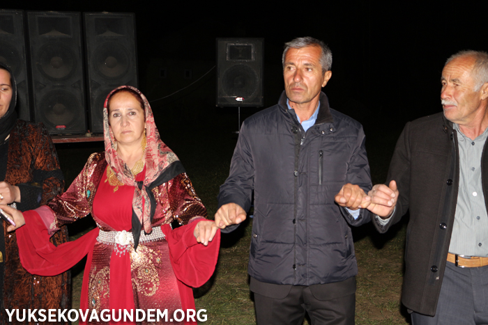 Özcanan ailesinin mutlu günü 132