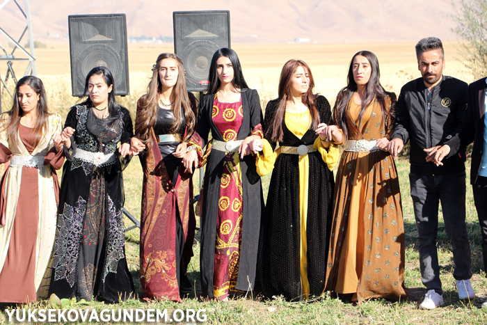 Özcanan ailesinin mutlu günü 46