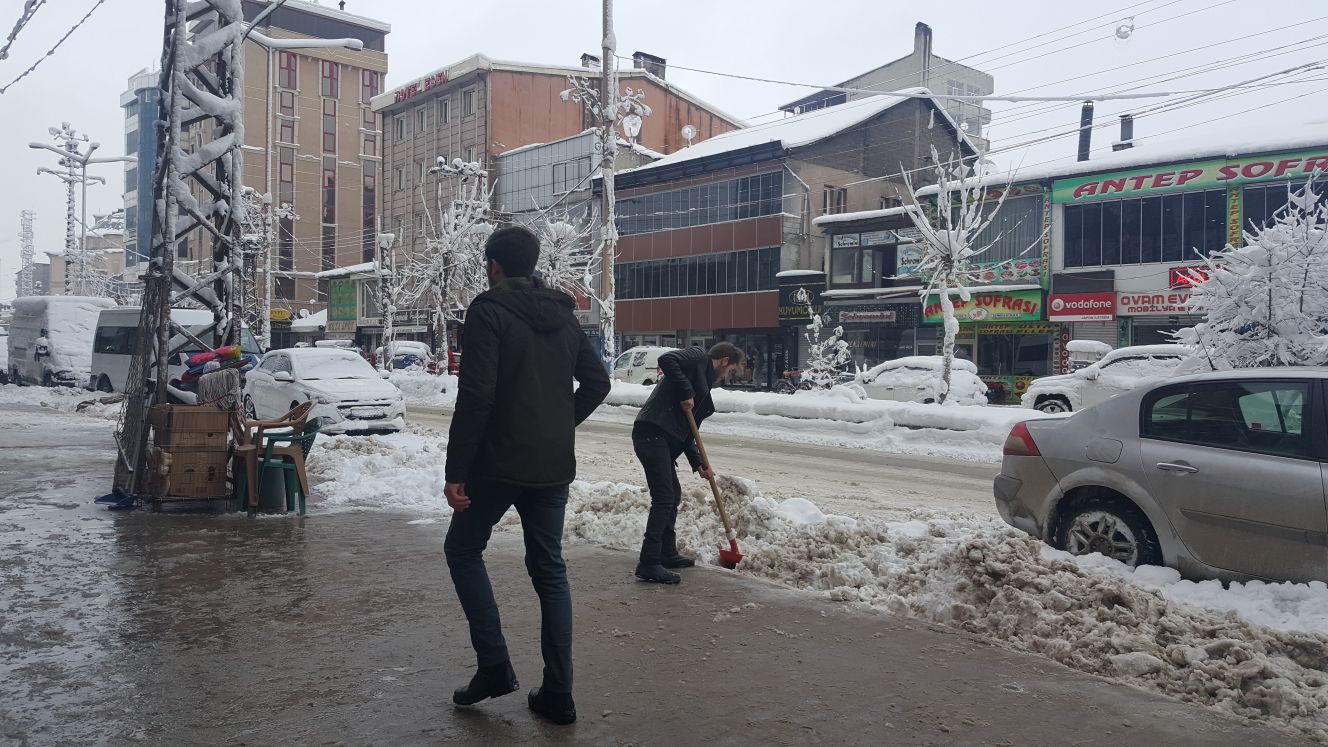 Yüksekova'da kar yağışı etkili oldu 14