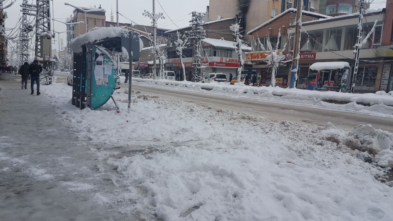Yüksekova'da kar yağışı etkili oldu 7