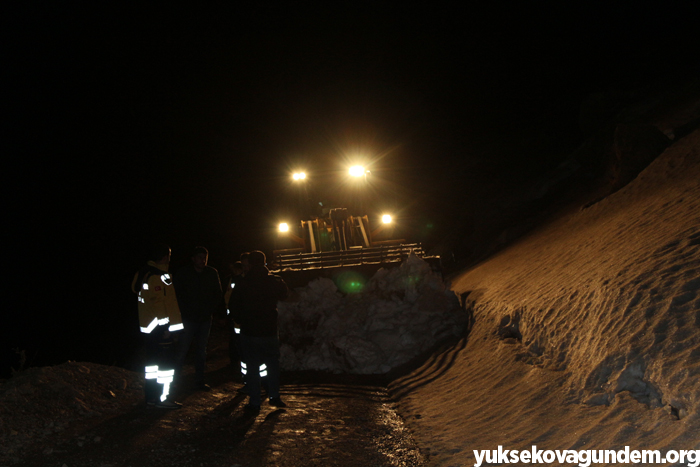 3 kilometre battaniye ile taşınarak ambulansa ulaştırıldı 3