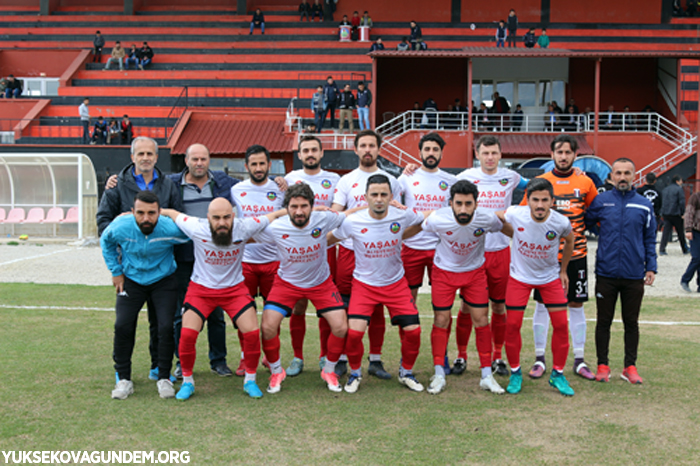 Yüksekova Belediyespor, Erciş Spor'u 3-0 Yendi 1