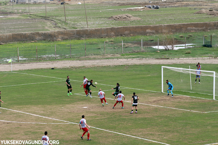 Yüksekova Belediyespor, Erciş Spor'u 3-0 Yendi 10
