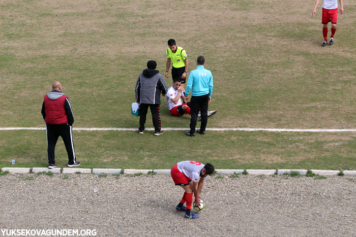 Yüksekova Belediyespor, Erciş Spor'u 3-0 Yendi 12