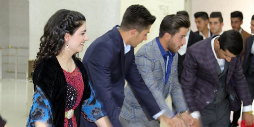 Yüksekova Farabi lisesi moral gecesi düzenledi