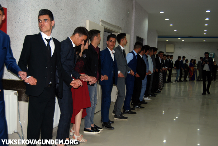 Yüksekova Mesleki ve Teknik Anadolu lisesi mezuniyet gecesi düzenledi 39