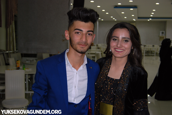 Yüksekova Mesleki ve Teknik Anadolu lisesi mezuniyet gecesi düzenledi 97