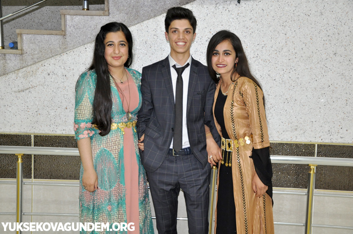 Yüksekova İsmet Alkan Anadolu lisesi'nin mezuniyet gecesi 123