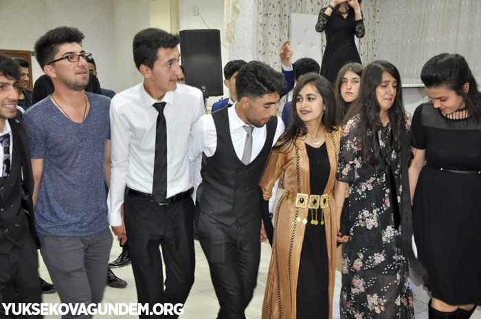 Yüksekova İsmet Alkan Anadolu lisesi'nin mezuniyet gecesi 21
