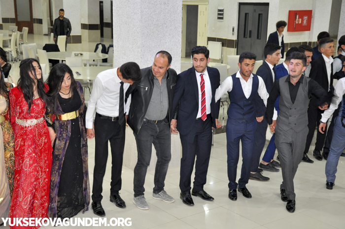 Yüksekova İsmet Alkan Anadolu lisesi'nin mezuniyet gecesi 32