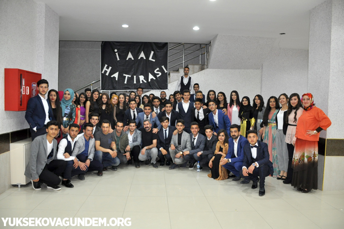 Yüksekova İsmet Alkan Anadolu lisesi'nin mezuniyet gecesi 5