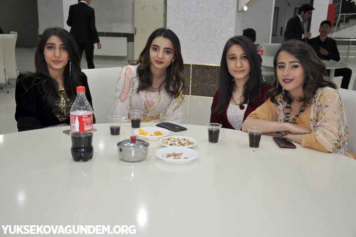Yüksekova İsmet Alkan Anadolu lisesi'nin mezuniyet gecesi 65