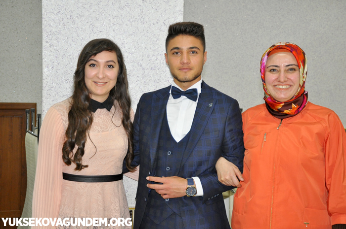 Yüksekova İsmet Alkan Anadolu lisesi'nin mezuniyet gecesi 7