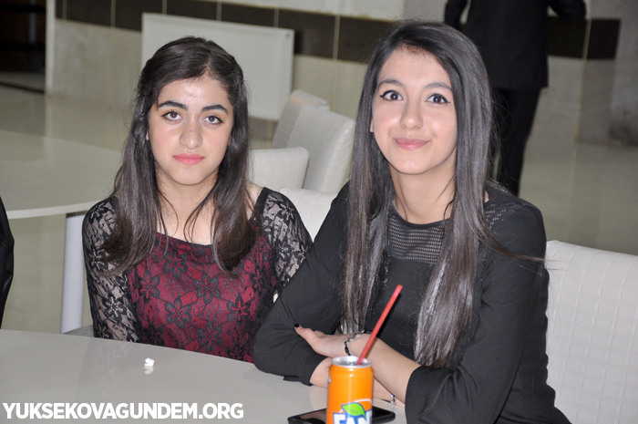 Yüksekova İsmet Alkan Anadolu lisesi'nin mezuniyet gecesi 70