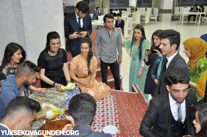 Yüksekova İsmet Alkan Anadolu lisesi'nin mezuniyet gecesi 85