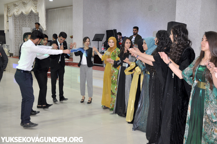 Yüksekova İsmet Alkan Anadolu lisesi'nin mezuniyet gecesi 94