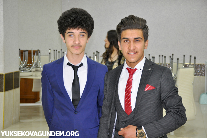 Yüksekova İsmet Alkan Anadolu lisesi'nin mezuniyet gecesi 99