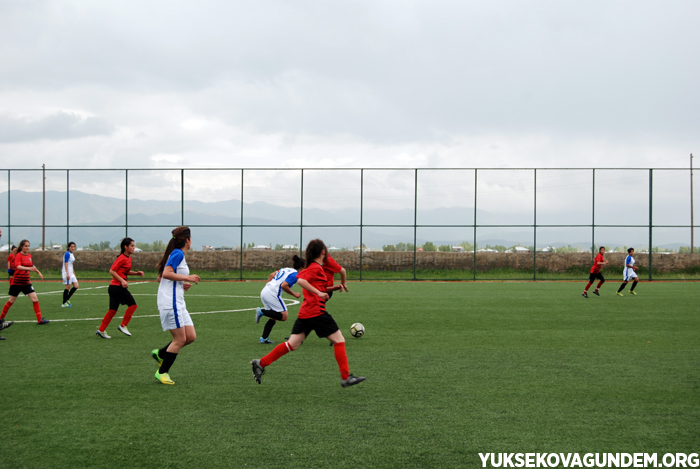 Yüksekova kadın futbol takımı hazırlık maçı yaptı 13