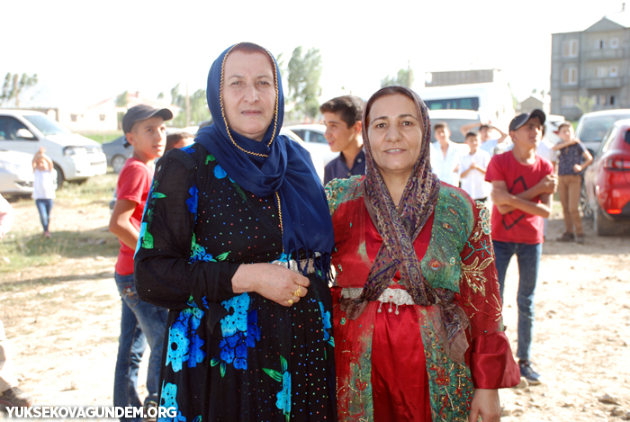 Karay Ailesinin mutlu günü 117