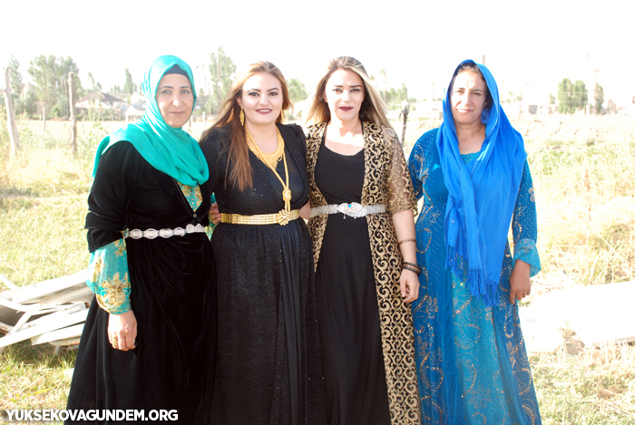 Karay Ailesinin mutlu günü 122