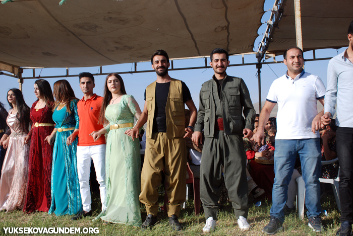 Karay Ailesinin mutlu günü 136