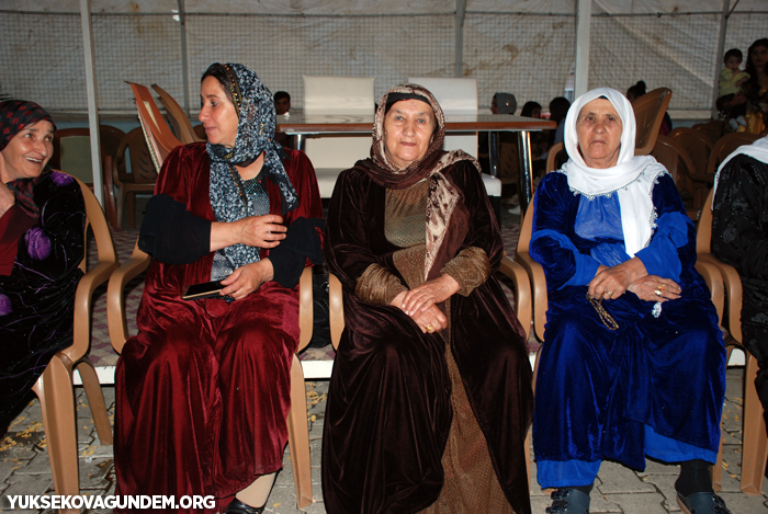 Karay Ailesinin mutlu günü 148