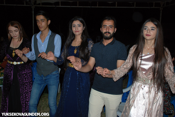 Karay Ailesinin mutlu günü 191