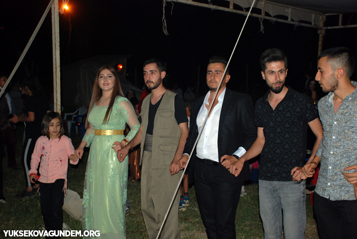 Karay Ailesinin mutlu günü 195