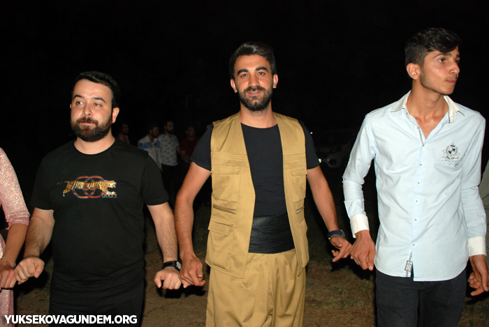 Karay Ailesinin mutlu günü 198