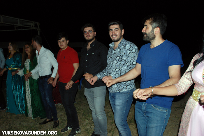 Karay Ailesinin mutlu günü 199