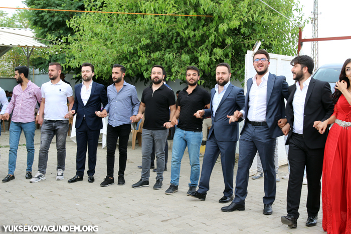 Karay Ailesinin mutlu günü 276
