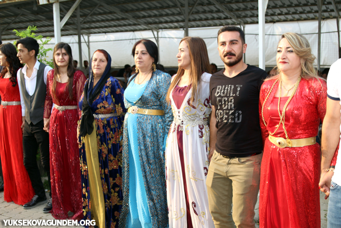 Karay Ailesinin mutlu günü 287