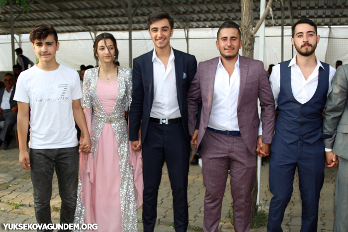 Karay Ailesinin mutlu günü 294