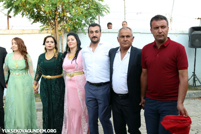Karay Ailesinin mutlu günü 295