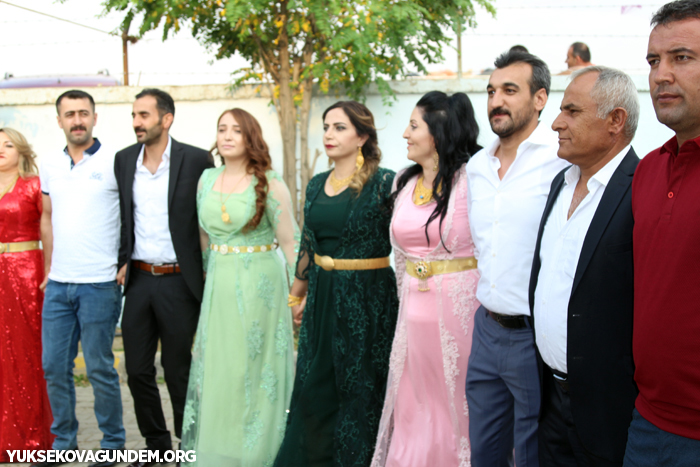 Karay Ailesinin mutlu günü 296