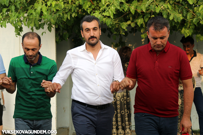 Karay Ailesinin mutlu günü 311
