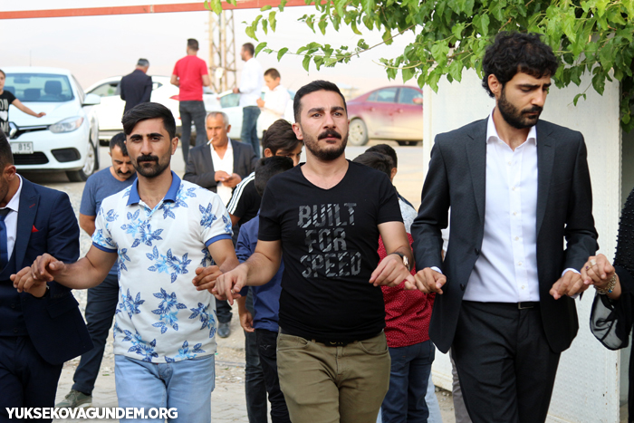 Karay Ailesinin mutlu günü 320