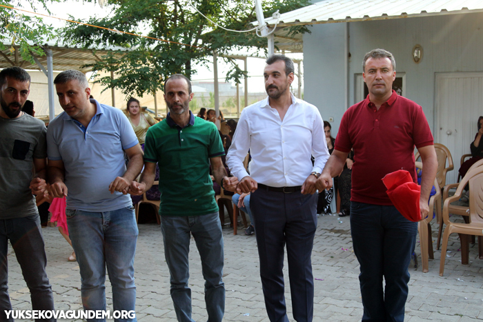 Karay Ailesinin mutlu günü 326