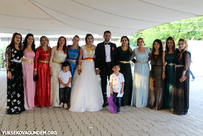 Karay Ailesinin mutlu günü 335